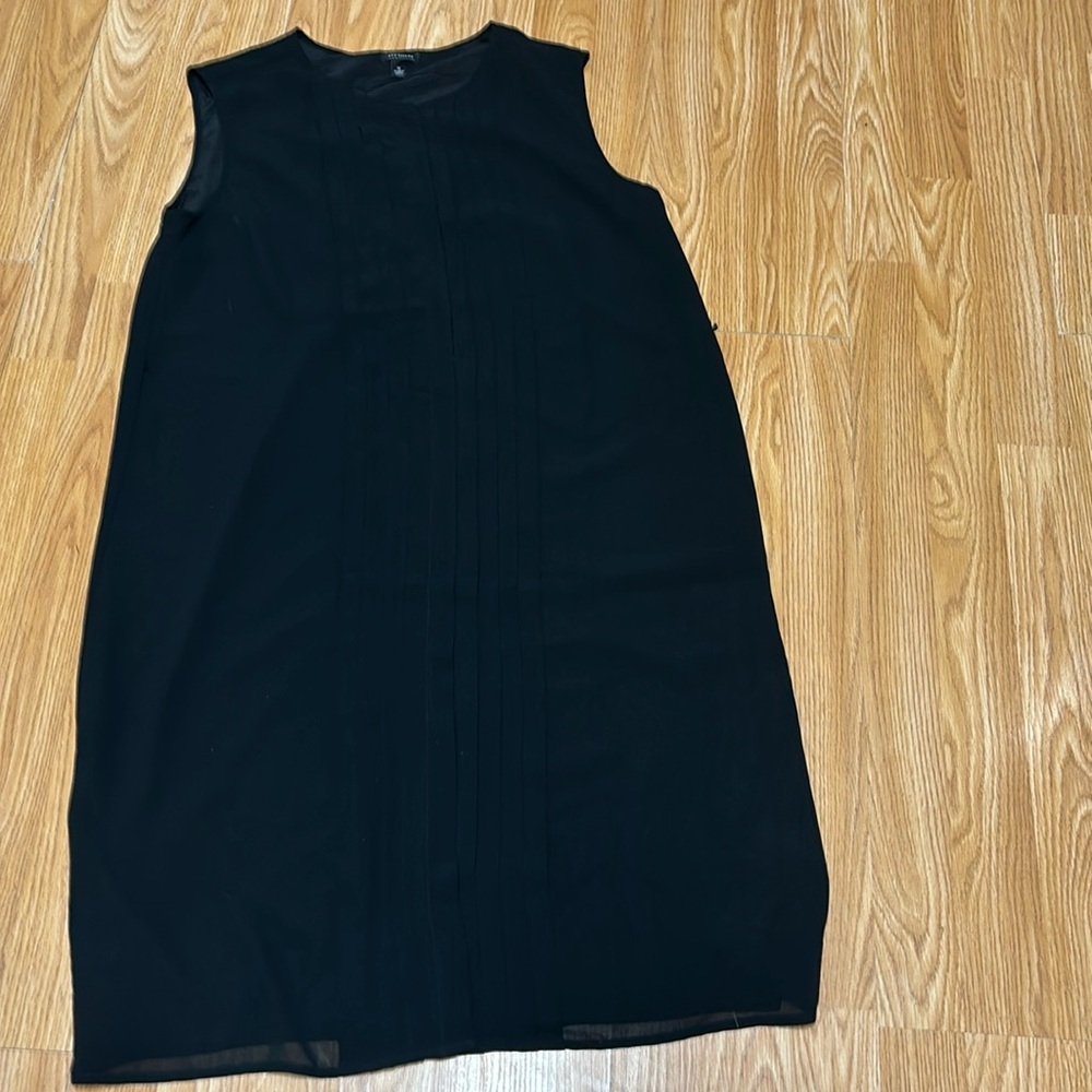 Ann Taylor Size M Basic black dress like new Sleeveless 100% Polyester
